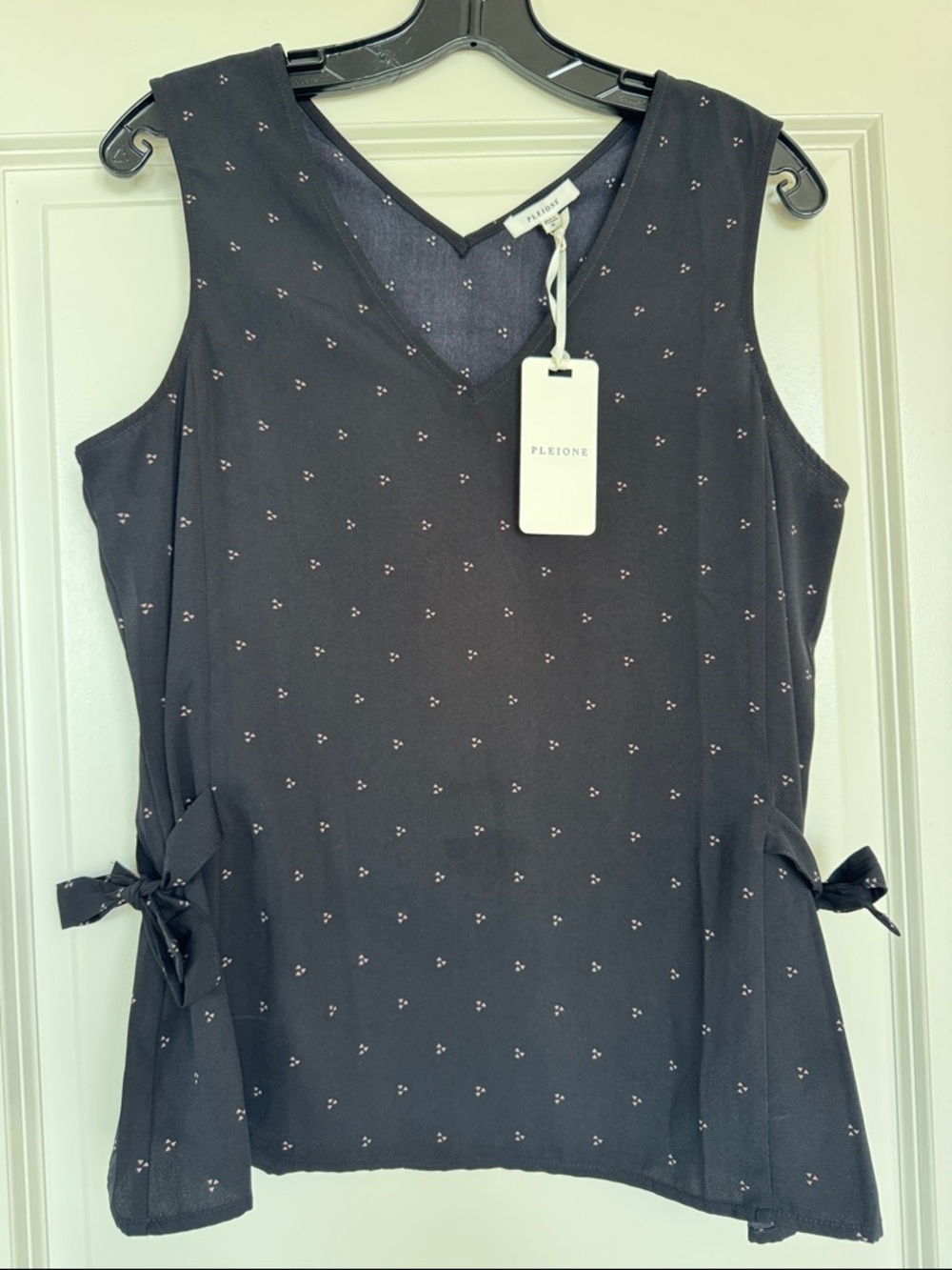 Pleione Black V-Neck Sleeveless Camisole with Side Ties